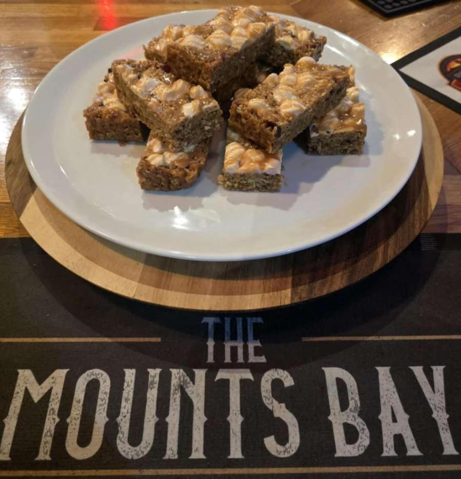 The Mounts Bay Inn 马利恩 外观 照片